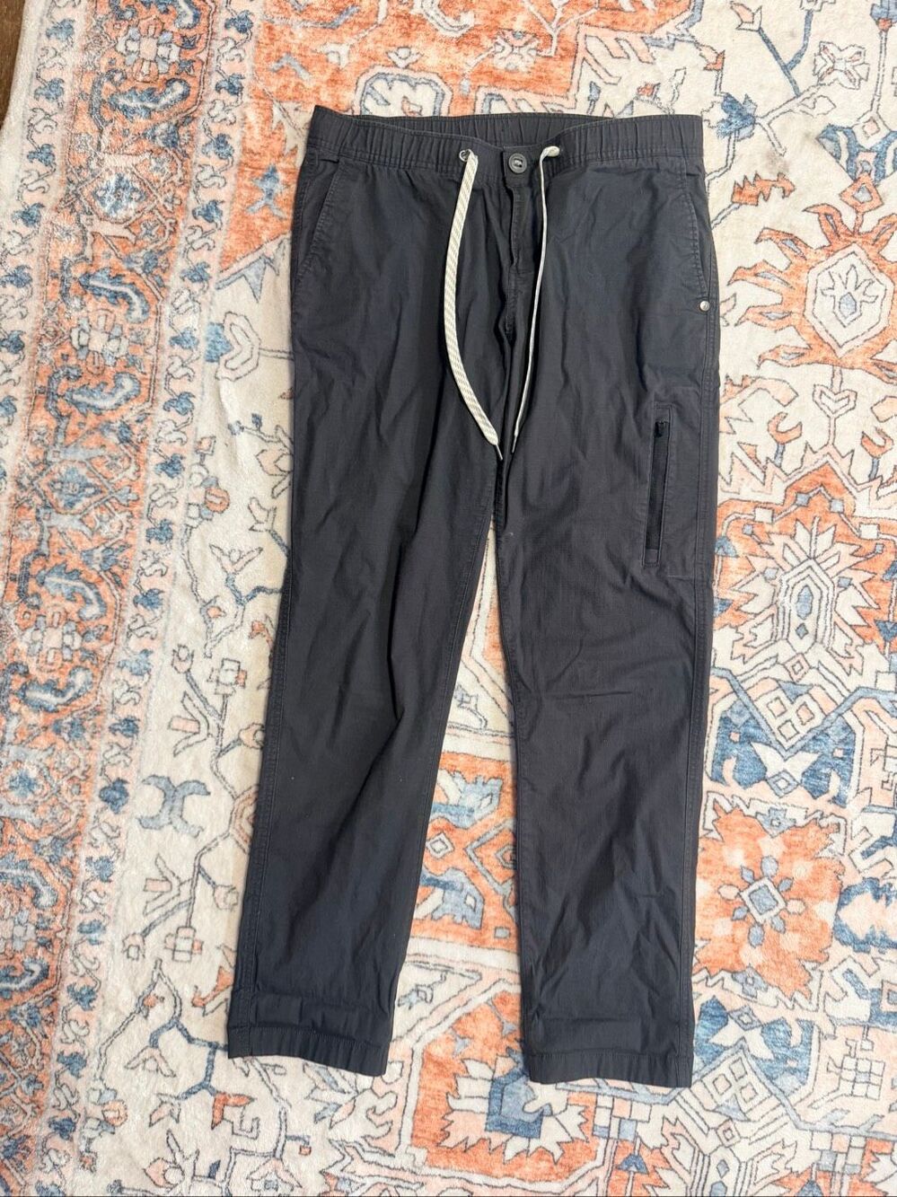 Vuori Sunday Performance Jogger Charcoal Gray Athletic Pants Size M